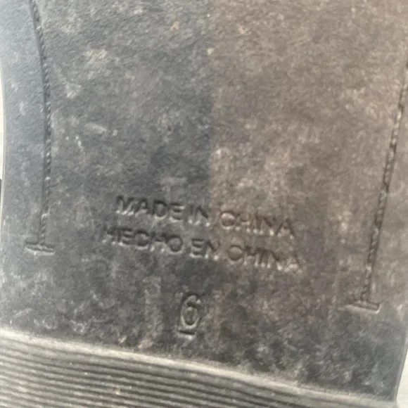 Old Navy black size 6 slide on sandal - Picture 3 of 3